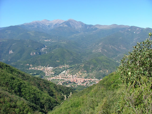 The view over Amelie-les-Bains to Costabonne from the GR10.